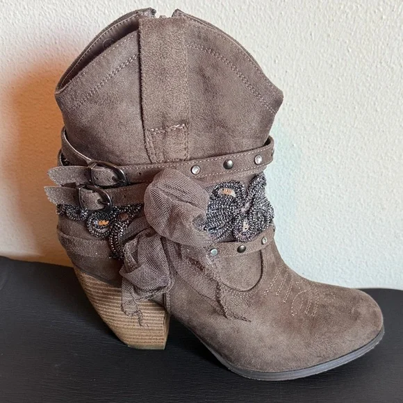 Not Rated Sz 8.5 Embellished Taupe Ankle Boots - Picture 7 of 9